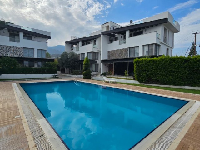 Girne Alsancak’ta Satılık 3+1 İkiz Villa – Full Eşyalı – Site Havuzlu - Fotoğraf 4