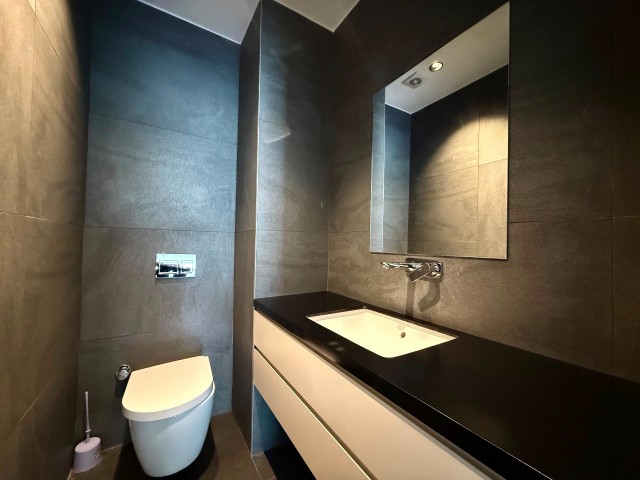 Girne Doğanköy'de Satılık Türk Koçanlı 3+1 Full Deniz ve Dağ Manzaralı Penthouse Daire - Fotoğraf 2