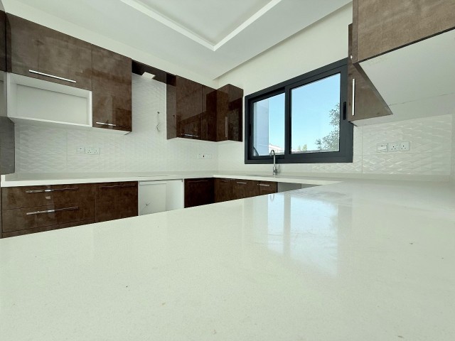 Ozanköy'de Anayola Yakın Satılık Sıfır 3+1 Özel Havuzlu Villa - Fotoğraf 4