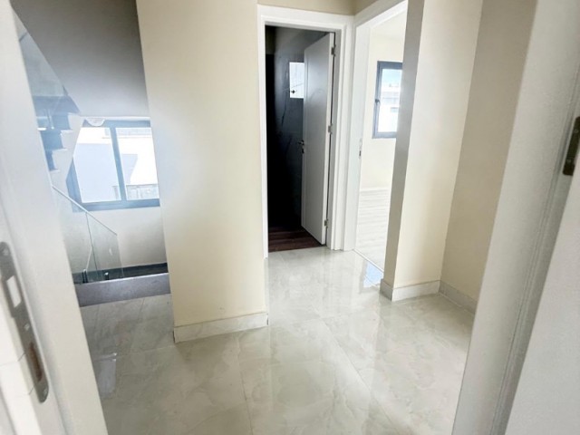Lefkoşa Kanlıköy’de, Çatı Teraslı 3+1 Satılık Villa - Fotoğraf 1