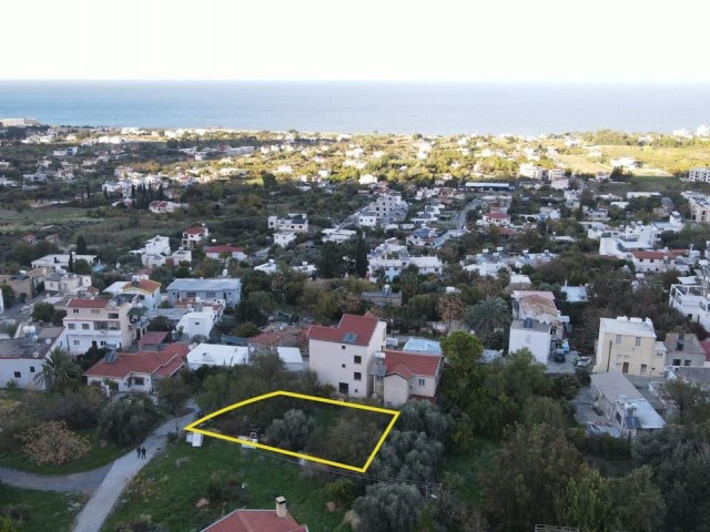 Deniz Manzaralı 540 m² Arsa - Fotoğraf 2