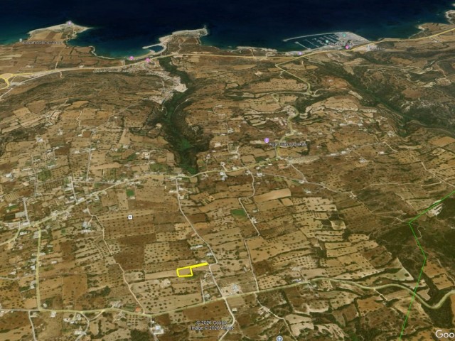 İskele Sipahi’de 1920 m2 imara açık arsa - Fotoğraf 2