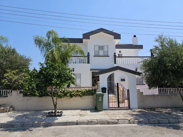 İskele Boğaz Satılık Villa - Fotoğraf 1