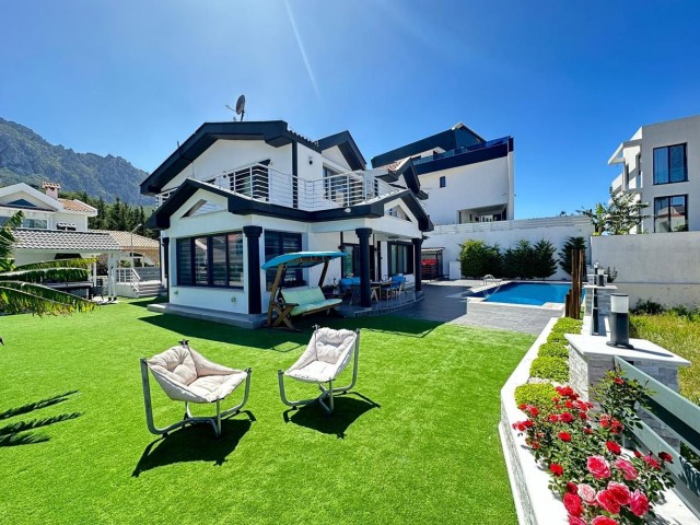 Girne Satılık Ultralux Villa - Fotoğraf 1