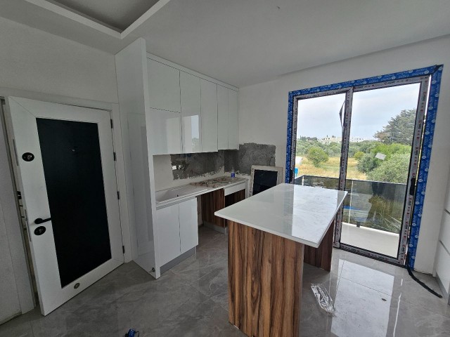 Lapta 1+1 Satılık Çatı Teraslı Daire - Fotoğraf 3