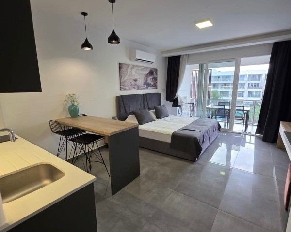 Long Beach Courtyard sitesinde havuz manzaralı stüdyo daire - Fotoğraf 3