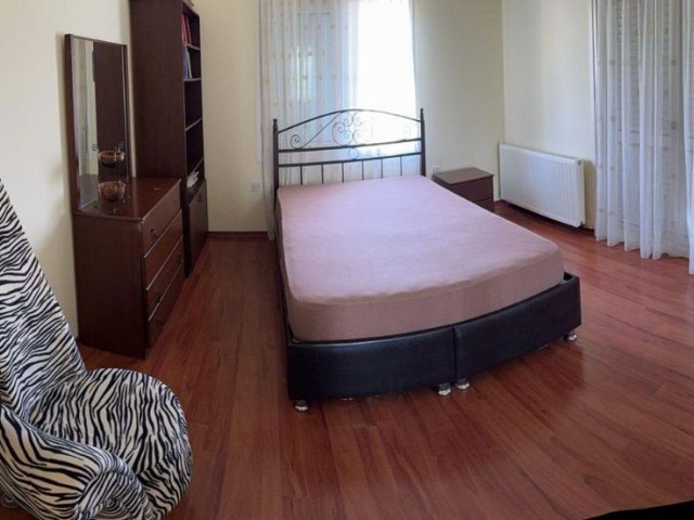 Boğaz da Site İçerisinde Geniş Luks Villa - Fotoğraf 2