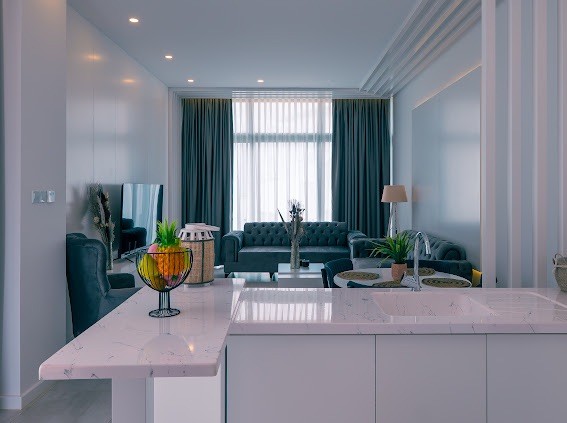 Küçük Erenköy’de denize 0 Satilik 2+1 Lux daire