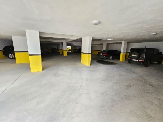 Girne Lapta'da Elit Life Sitesinde Satılık 2+1 Geniş Daire