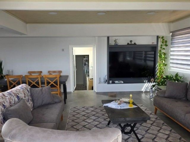Gönyeli’de Satılık 3+2 Eşyalı Penthouse Daire