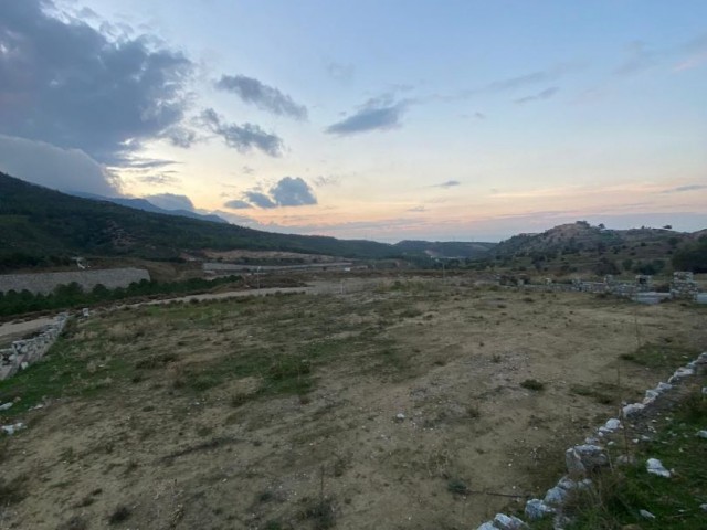 Girne/Arapköy’de satılık 677m2 arsa