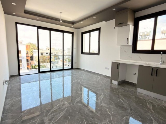 Lefkoşa Kızılbaş'ta Eşdeğer Koçanlı Satılık 2+1 Daire - Fotoğraf 1