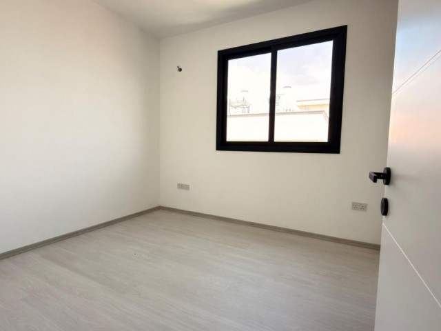 Lefkoşa Kızılbaş'ta Eşdeğer Koçanlı Satılık 2+1 Daire - Fotoğraf 2