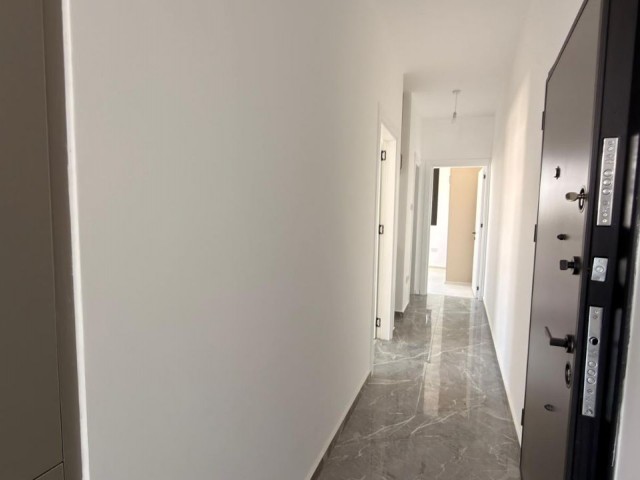 Lefkoşa Kızılbaş'ta Eşdeğer Koçanlı Satılık 2+1 Daire - Fotoğraf 4