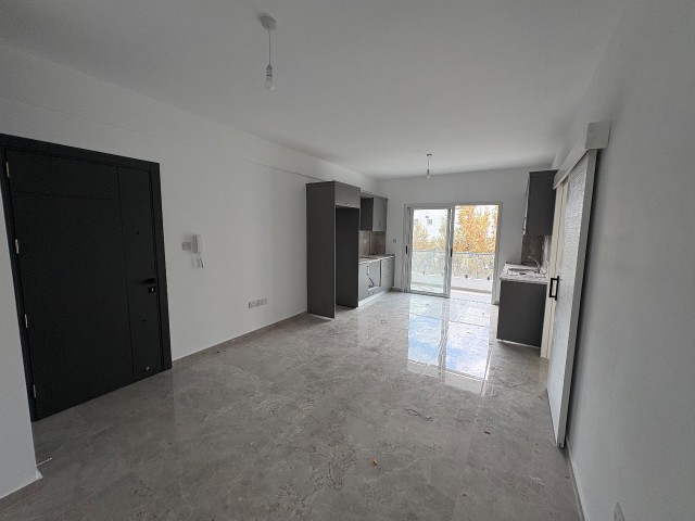 Lefkoşa Gönyeli'de 2+1 Satılık Daire - Fotoğraf 2