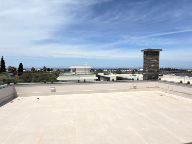 Girne Ozanköy'de 4+1 Havuzlu Emsalsiz Lüks Villa - Fotoğraf 2