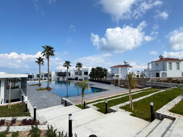 Girne Karşıyaka’da Satılık 2+1 Özel Bahçeli Daire | Site İçinde Restoran, Açık & Kapalı Havuz ve GYM - Fotoğraf 2