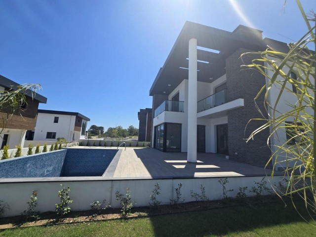 Girne Zeytinlikte Yüzme Havuzlu, Bahçeli Eşyasız 4+1 Villa Fırsatı! - Fotoğraf 2