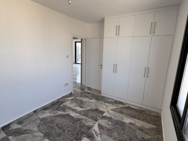 Lefkoşa Hamitköy'de Şehir Manzaralı 2+1 Satılık Penthouse - Fotoğraf 1