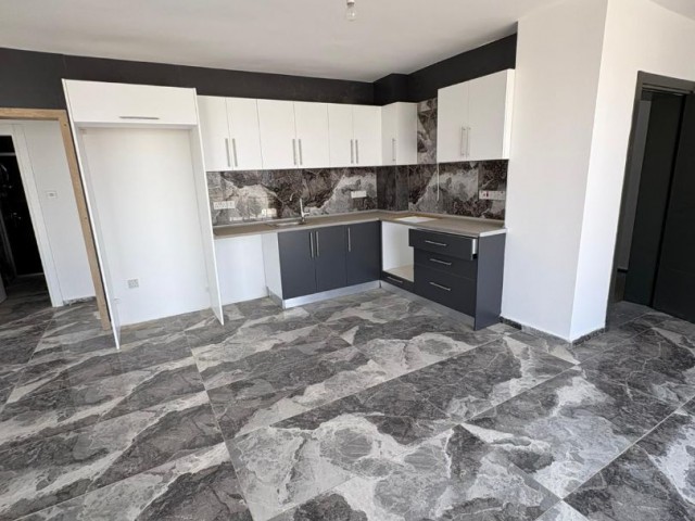 Lefkoşa Hamitköy'de Şehir Manzaralı 2+1 Satılık Penthouse - Fotoğraf 2