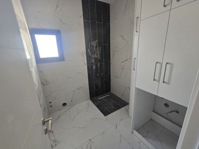Girne Boğaz'da Dağ Manzaralı Türk Koçan'lı Satılık 3+1 İkiz Villa