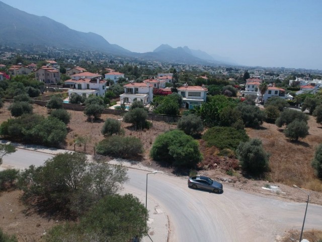 Girne Çatalköy'de Dağ Manzaralı 780 m² Konut İmarlı Arsa İmkanınızı Kaçırmayın! - Fotoğraf 2