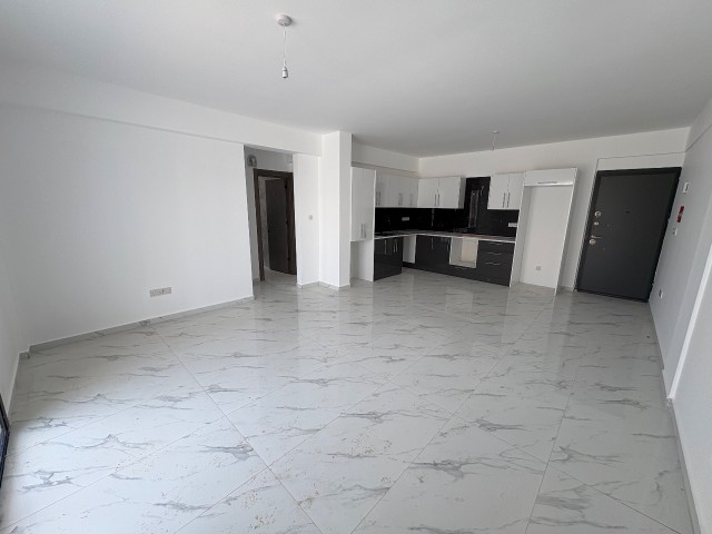 Girne Alsancak'ta Havuzlu Lüks Sitede 2+1 Satılık Daire - Fotoğraf 4