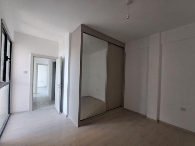 Girnenin en aktif bölgede yatırım ve yaşam için uygun 3+1 yeni Daire. - Fotoğraf 3