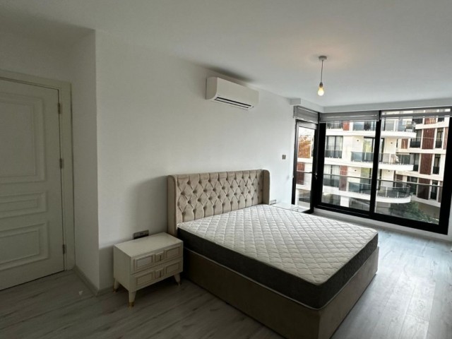 Girne nın lüks komplekste yüksek kira gelir  garantı ful eşyalı 2+1 Daire