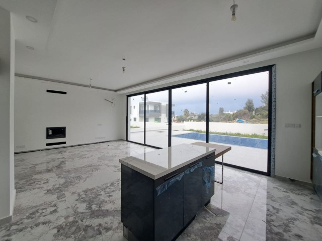 Girn- Çatalkoyde taşınmaya hazir 3 yatak odalı 3 banyolu TÜRK TAPULU modern villa. İŞÇİLİK BİRİNCİ SINIF !!!! 3 adet yan yana.!!!!! - Fotoğraf 3
