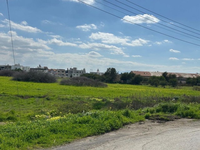 Huzur Bulmak İsteyenlere Girne Boğazda Kaçırılmaz Fiyata Kaçırılmaz Bir Arsa - Fotoğraf 2