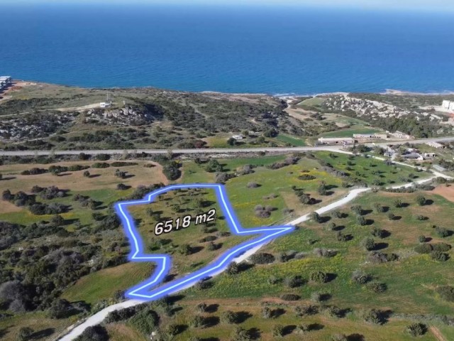Gazimağusa - Tatlısu'da Deniz Manzaralı 4 Dönüm 3 Evlek 1752 Ayk2 ( 6518 M2 ) Satılık Arazi *** Dönümü £130.000 GBP *** - Fotoğraf 1
