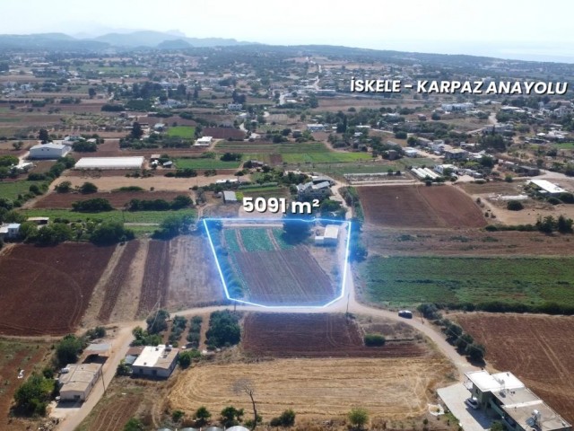 İskele - Yeşilköy İçerisinde Yarım İnşaat Eski Ev Bulunan İmarlı 3 Dönüm 3 Evlek 800 Ayk2 ( 5091 m2 ) Satılık Arazi *** Dönümü 37.000 GBP *** - Fotoğraf 3