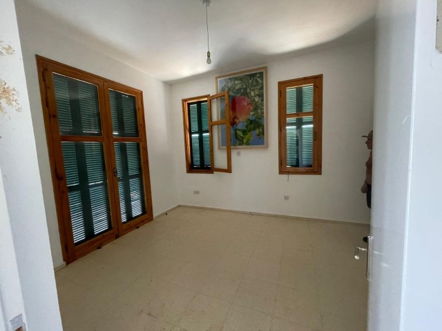 İskele – Yeşilköy - İki Ayrı Apartman – Her Bir Apartman İki Katlı ve 3 Yatak Odalı, Toplam 4 Adet Daire***£350.000*** - Fotoğraf 4