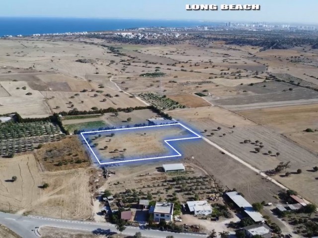 Fiyatı Düştü ! İskele Yarköy Satılık Arazi 7 Dönüm 3 Evlek ( 10369.50 M2 ) *** Dönümü 22.000 GBP *** - Fotoğraf 1