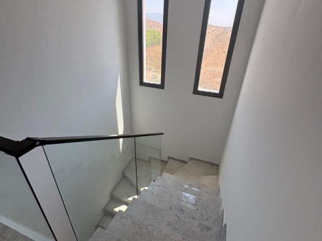 LEFKOŞA GÖNYELİ MUSTAKİL 4+1 VİLLA