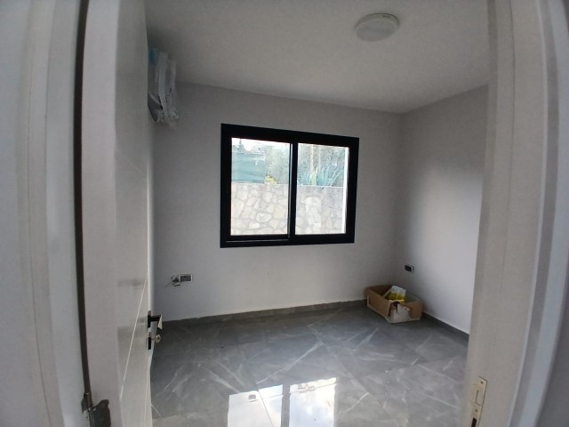 Alsancak’ta Özel Havuzlu Yeni İnşa Lüks 3+1 Villa - Fotoğraf 2
