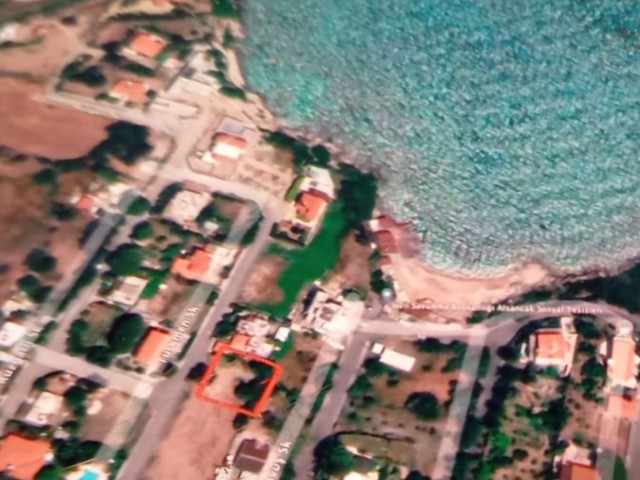 Denize 50 m Uzaklıkta Satılık Projeli Arsa – Alsancak, Yayla - Fotoğraf 1