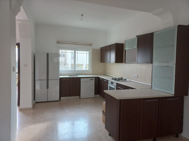 Gönyeli, Lefkoşa’da Geleneksel 3+1 İkiz Villa - Fotoğraf 3