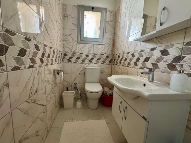 Lapta’da 5 Balkonlu (2 Normal + 3 Fransız) ve Çatı Teraslı Ferah 3+1 Daire - Fotoğraf 2
