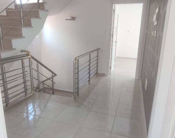 Gönyeli bölgesinde satılık 3+1 köşe villa - Fotoğraf 2