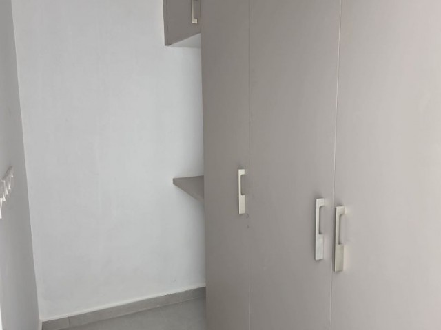 Yenikent de Mükemmel Lokasyonda Geniş ve Ferah (2+1) 90m2+50m2 Teraslı Şömineli , Asansörlü ve Kapalı Otoparklı Penthouse Şanslı Sahibini Bekliyor - Fotoğraf 2