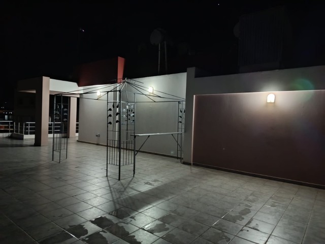Gönyeli’de Türk Koçanlı, 220 m² Geniş Teraslı ve Ful Eşyalı Satılık Penthouse - Fotoğraf 3