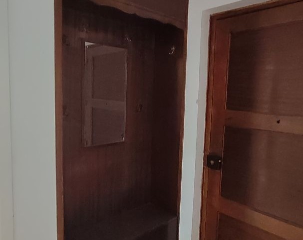 Gönyeli Merkezde Mükemmel Bir Bahçe İçerisinde (3+1) 150 M2 Geniş ve Ferah Zemin Kat Daire + Üzerinde 150 M2 Aynı Plan (3+1) İskeleti ve Tuğlası Yapılmış 2. Daire Fırsatı - Fotoğraf 3