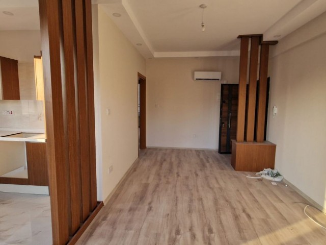 yenişehir bölgesinde mükemmel konumda satılık 2+1 daire - Fotoğraf 2