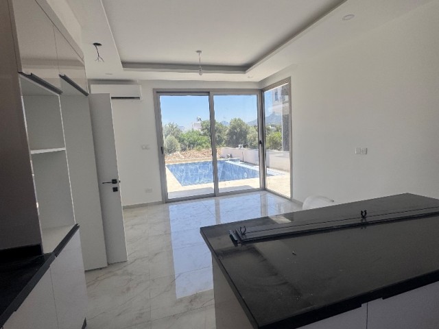 Girne Ozanköy'de Özel Havuzlu 4+1 Lüks Villa Satılık!💯 - Fotoğraf 4