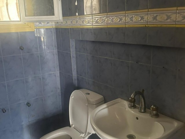Marmara Bölgesinde Mükemmel Lokasonda (3+1) 140 M2 Geniş ve Ferah Bahçeli Zemin Kat Şömineli Satılık Fırsat Dairemiz - Fotoğraf 1