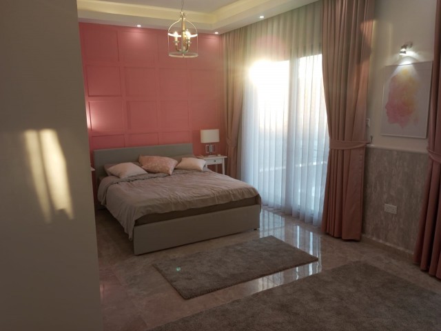 İskele’de Satılık Muhteşem 4+1 Eşyalı Penthouse