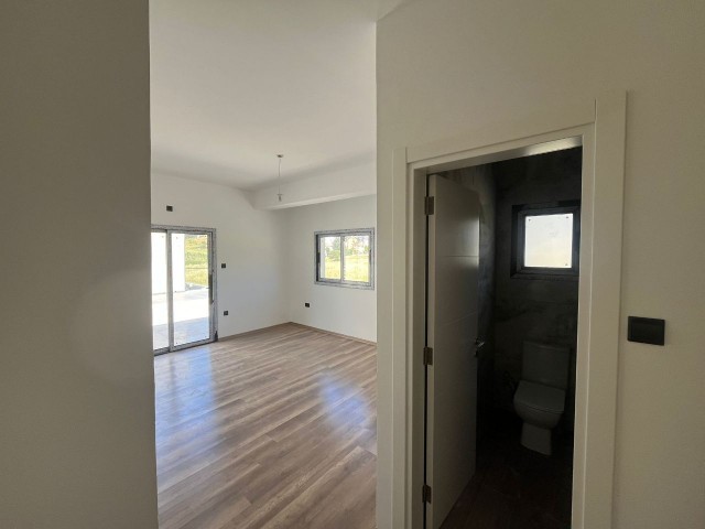 GİRNE BOĞAZ SATILIK  3+1 VİLLA