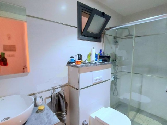 Girne Zeytinlik’te Seçkin Site İçinde, Teraslı 2+1 Satılık Daire